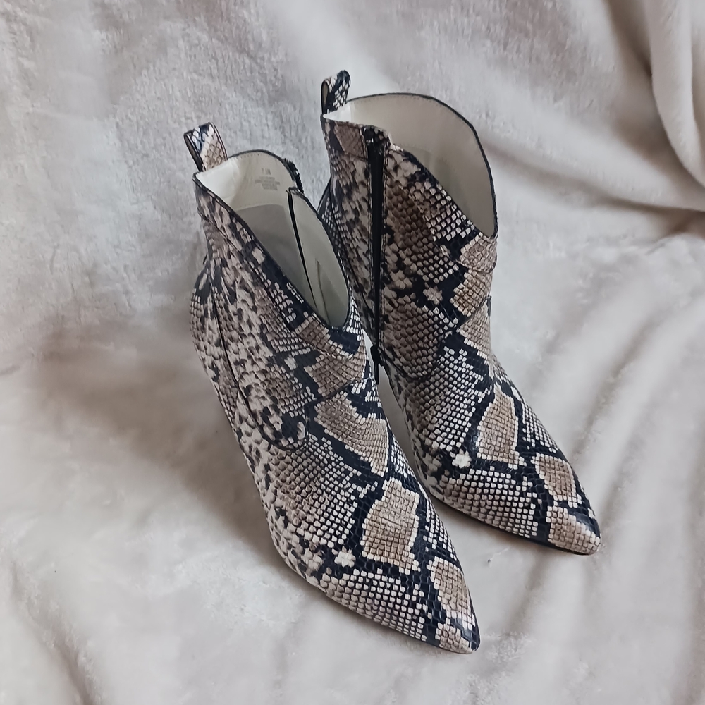 Gianni Bini Black and Cream Patterned Ankle Boots